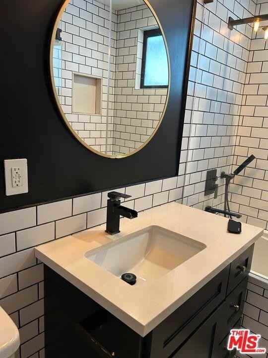 2000 Pacific Avenue - Photo 3 of 8