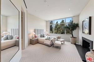 featured image of 455 N Palm Dr #PH