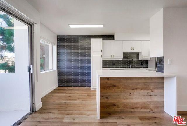 435 N Oakhurst Dr #701 - Photo 4 of 8