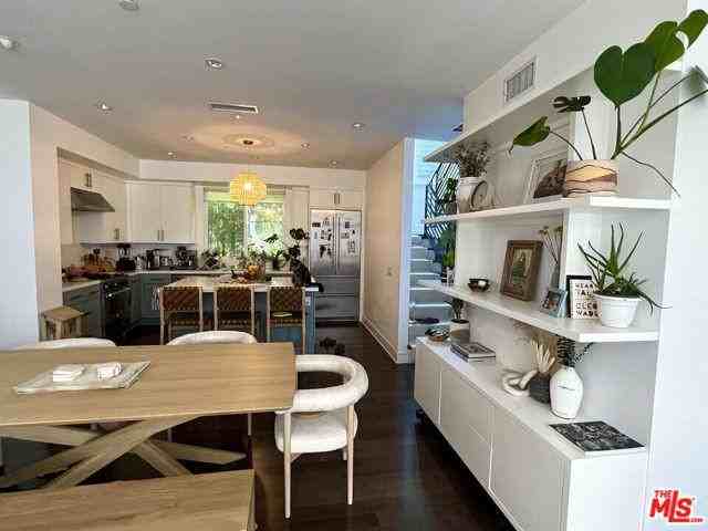 1400 N Fuller Ave #3 - Photo 4 of 8