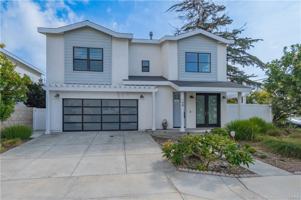 featured image of 146 E 18th St