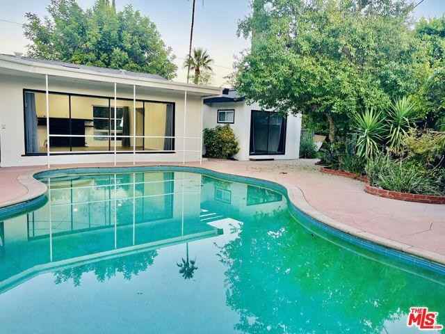 4675 Laurelgrove Ave - Photo 3 of 8