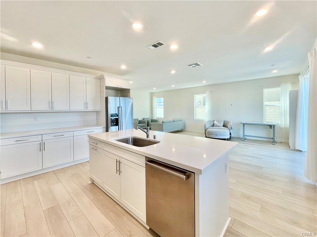 27816 Marquee Dr - Photo 7 of 8