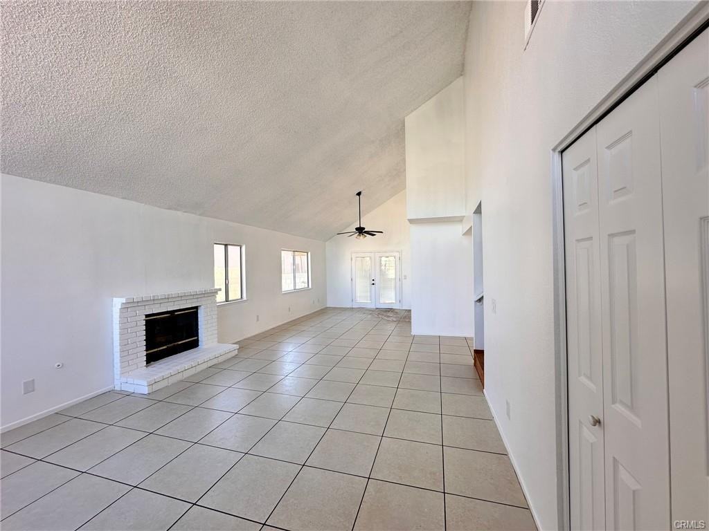 744 E Avenue E #J11 - Photo 7 of 8