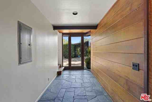 21277 Entrada Rd - Photo 4 of 8