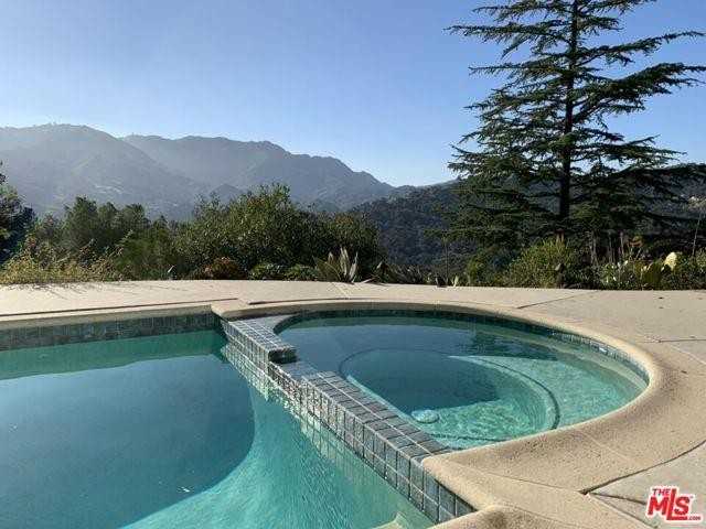 21277 Entrada Rd - Photo 6 of 8