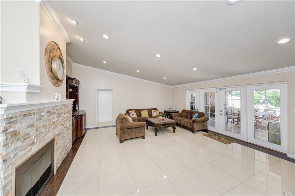 814 Kellogg Avenue - Photo 3 of 8