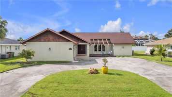 featured image of 3859 Southeast 7th Place