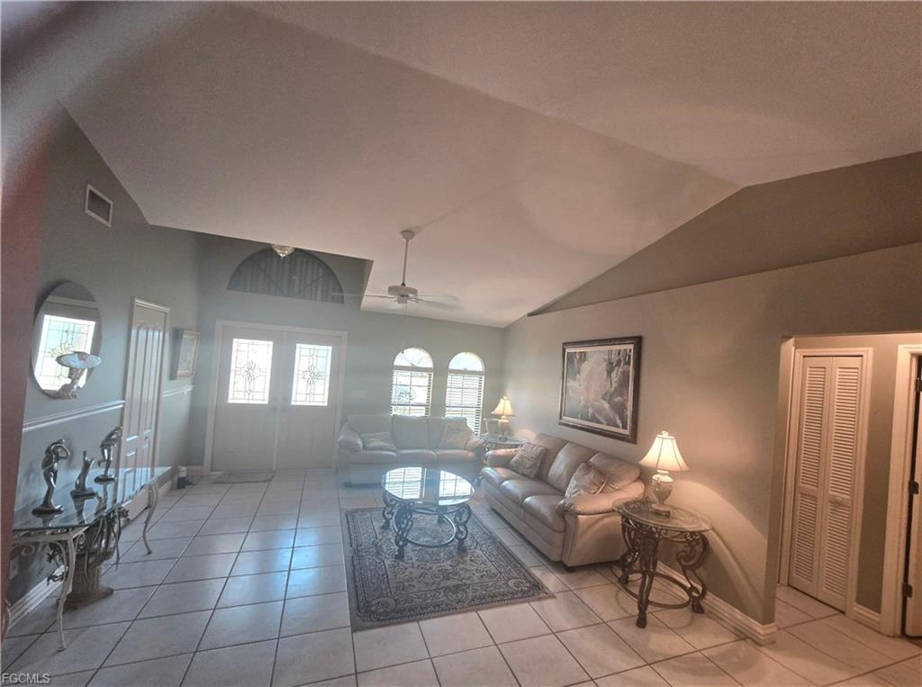 1813 Sw 26th St - Photo 4 of 8