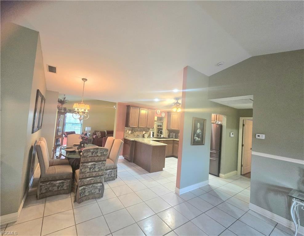 1813 Sw 26th St - Photo 5 of 8