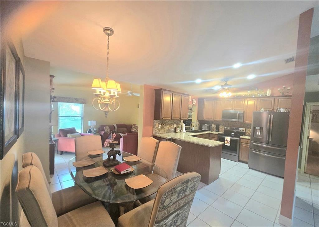 1813 Sw 26th St - Photo 6 of 8