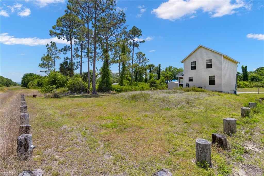 3012 16th St W - Photo 2 of 8