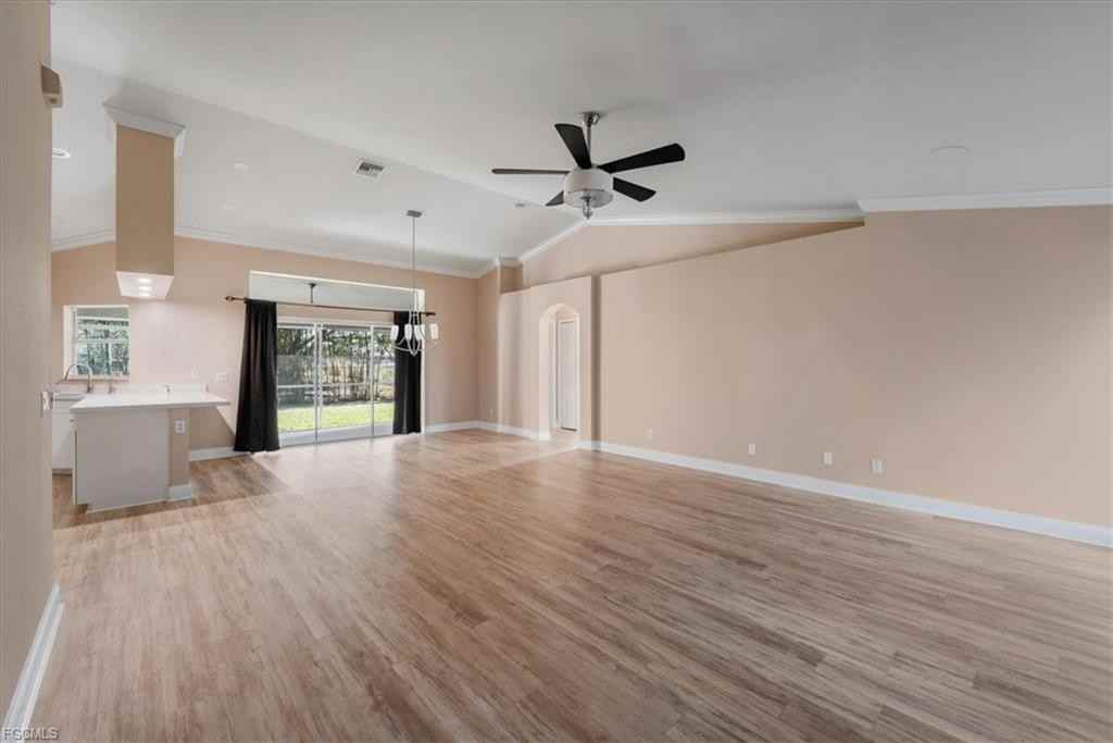 234 Pullman St - Photo 4 of 8