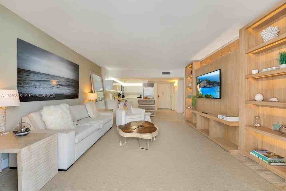 102 24th St #1204 - Photo 3 of 45