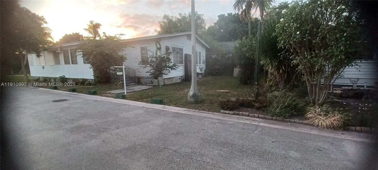 200 Florida Ave #202