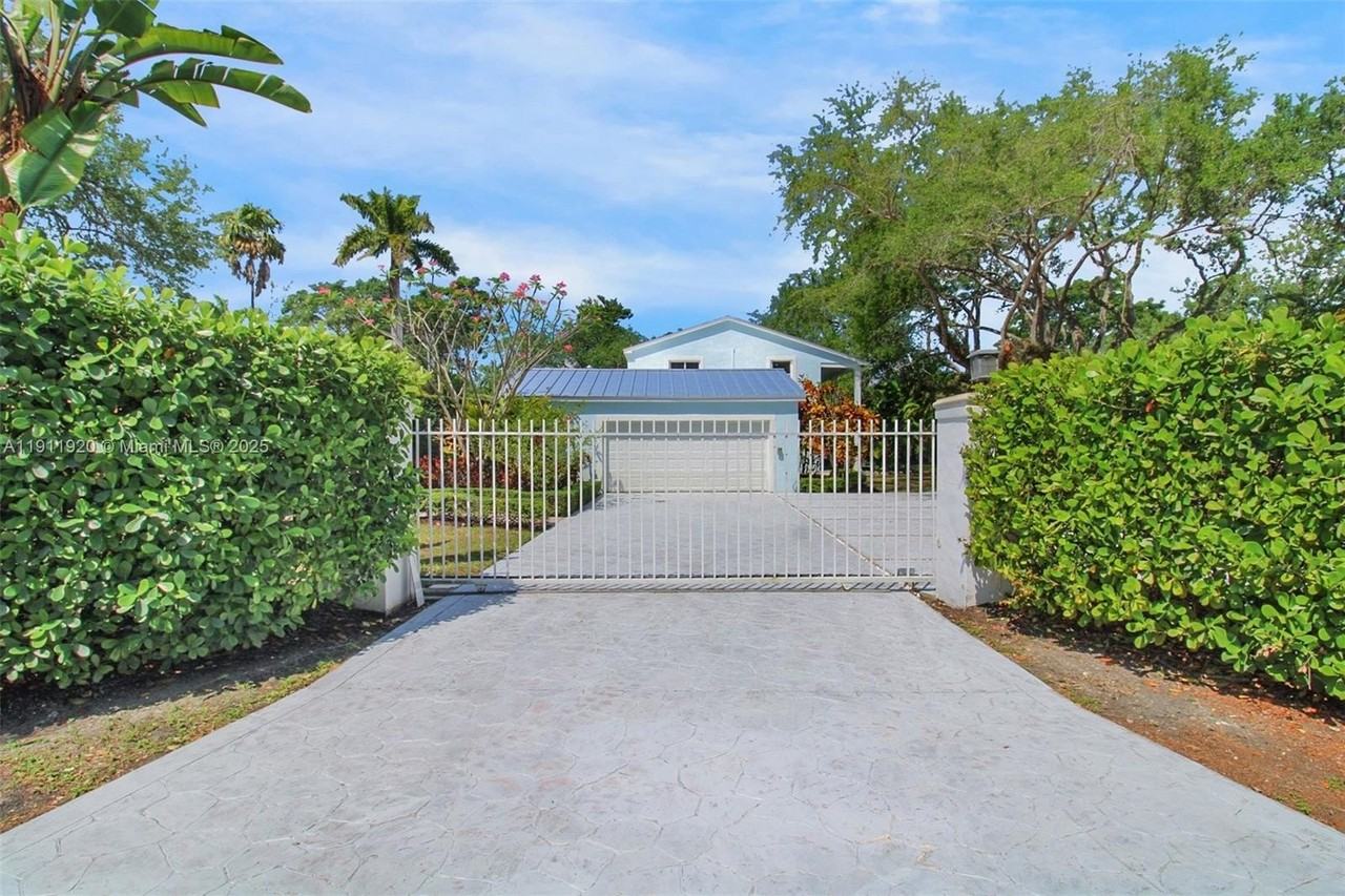 6900 Sw 104th St - Photo 3 of 46