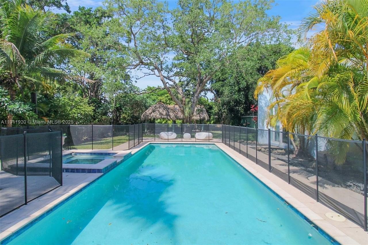 6900 Sw 104th St - Photo 7 of 46