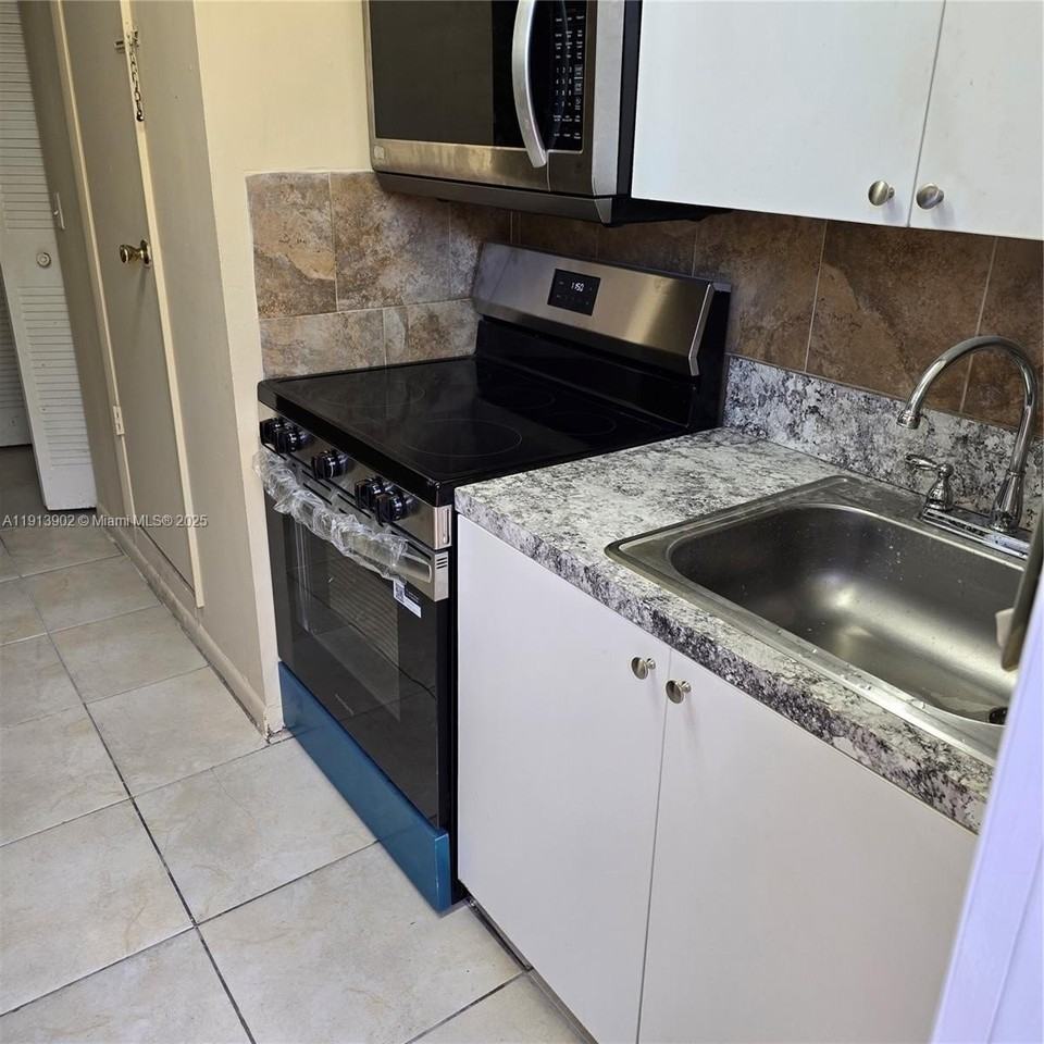 12900 Sw 81st St #0 - Photo 3 of 6