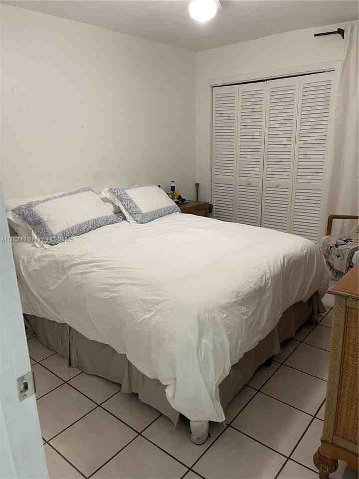 20520 Sw 92nd Pl #0 - Photo 5 of 23