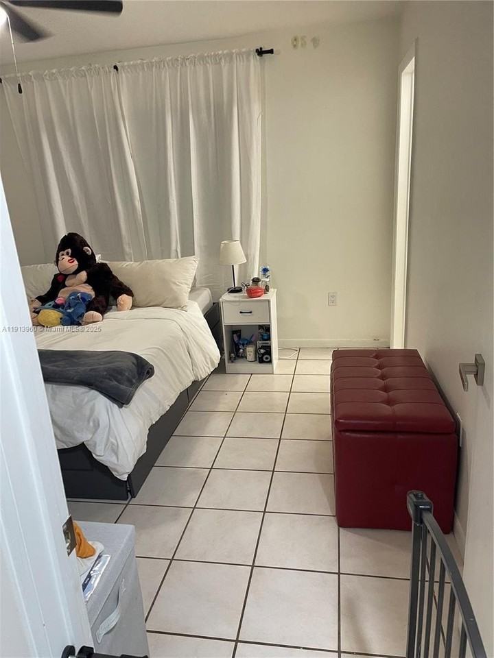 20520 Sw 92nd Pl #0 - Photo 7 of 23