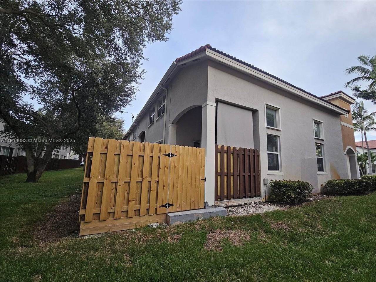 11551 Nw 79th Ln - Photo 6 of 36