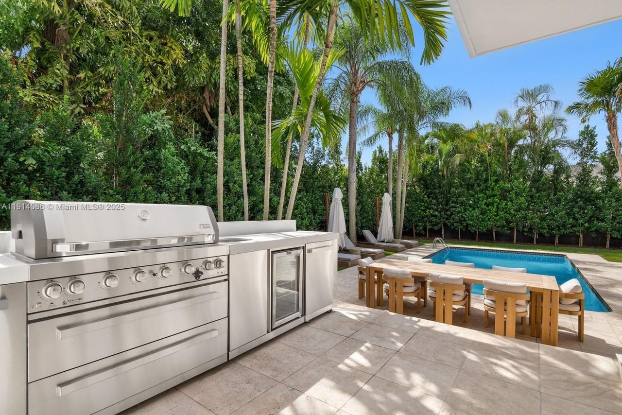 7155 East Lago Drive - Photo 3 of 12