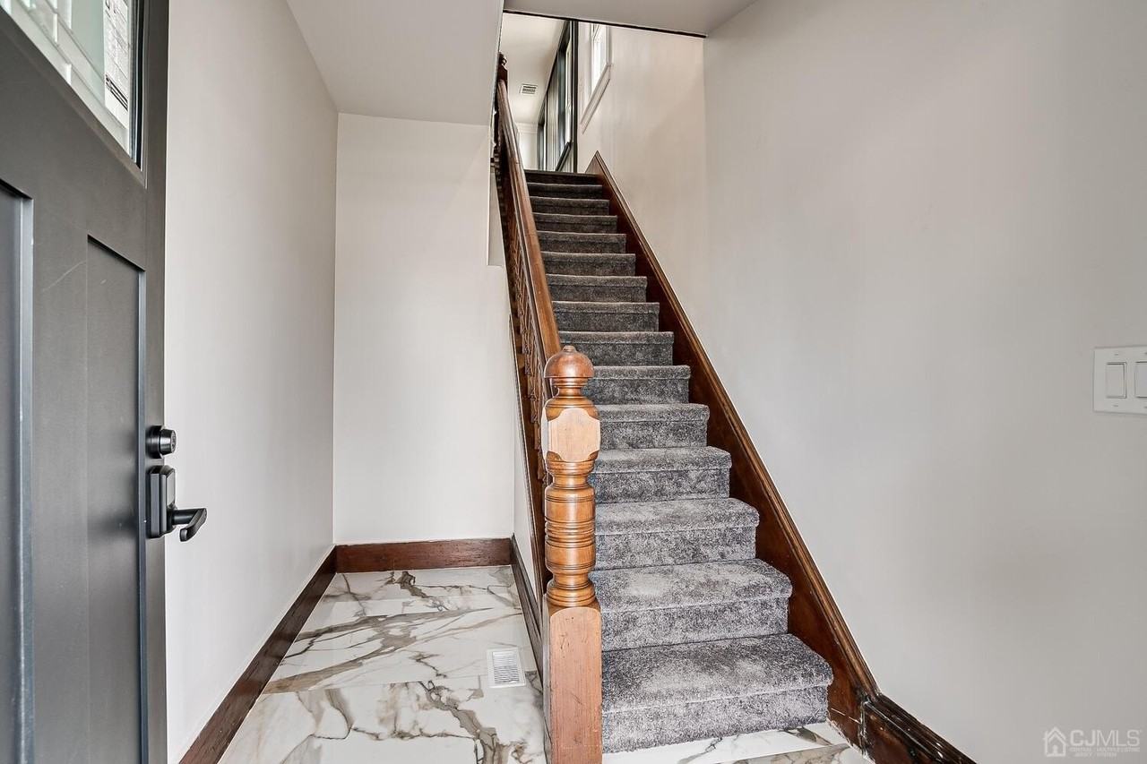 324 Main St #2 - Photo 5 of 26