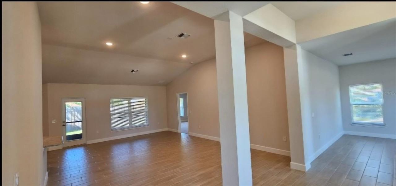 5770 Englewood Rd - Photo 4 of 13