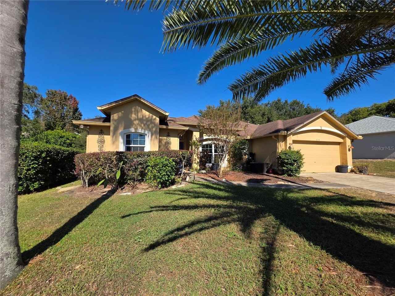 686 Park Valley Cir - Photo 3 of 33