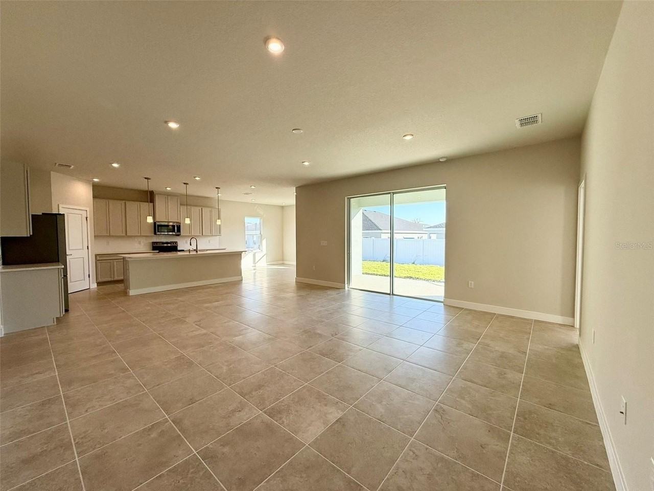 1718 Upland Ln - Photo 7 of 41