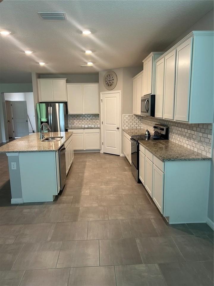 7128 Steer Blade Dr - Photo 3 of 11