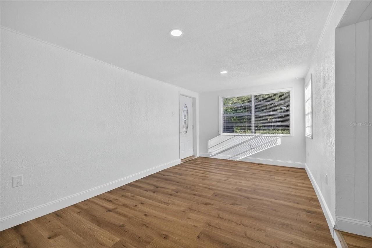 3022 W Meadow St - Photo 6 of 43