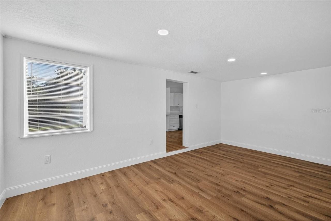 3022 W Meadow St - Photo 7 of 43