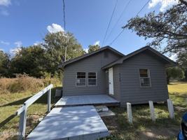 featured image of 4148 Magnolia St