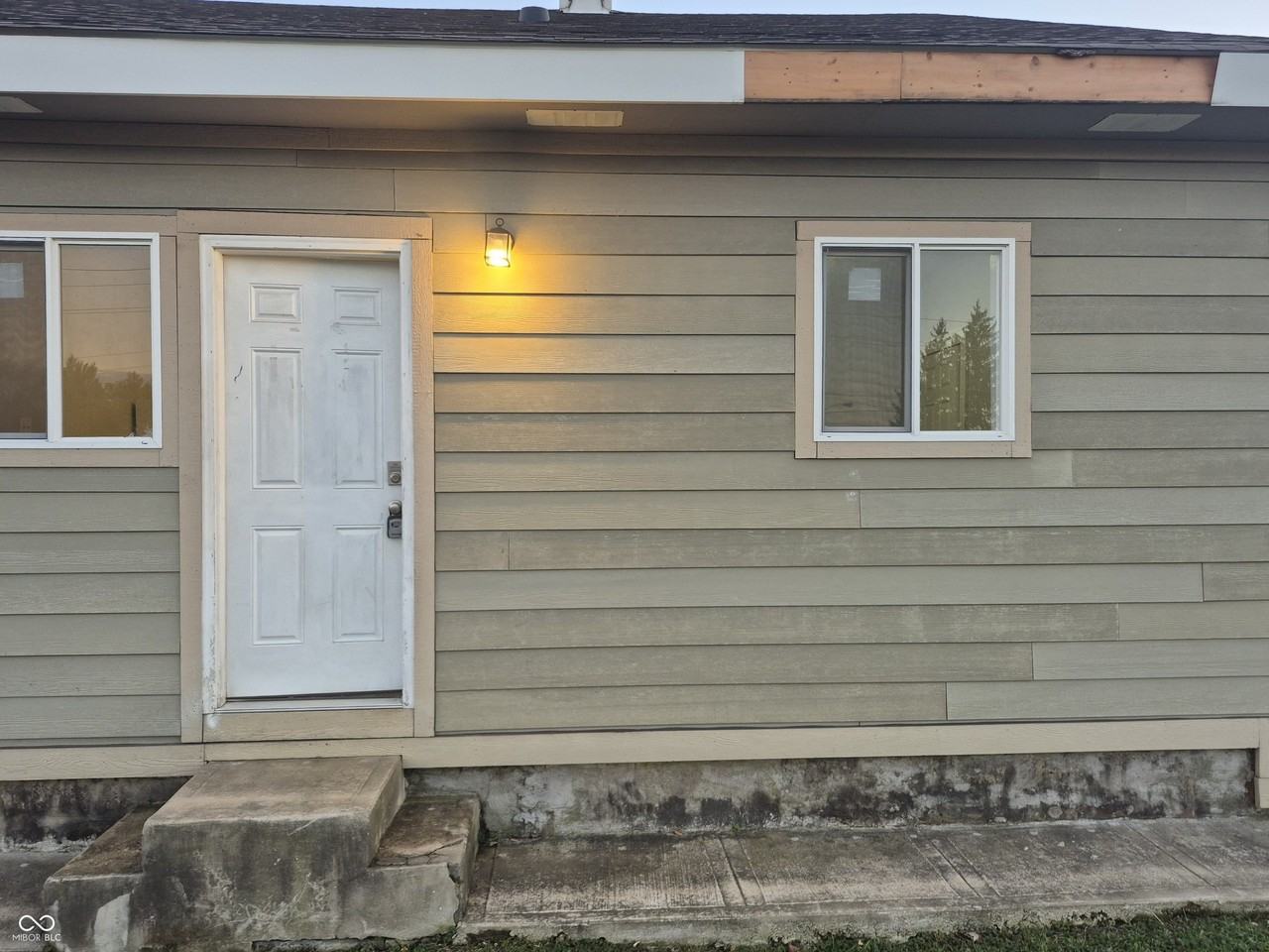 1540 N Grant Ave Unit B - Photo 2 of 12