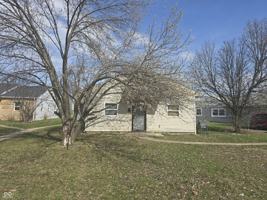 featured image of 2238 Admiral Dr