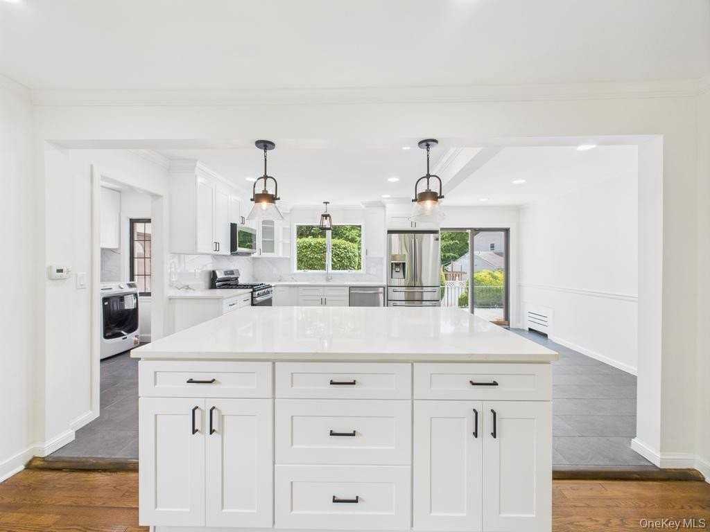 75 Lord Kitchener Rd - Photo 2 of 47