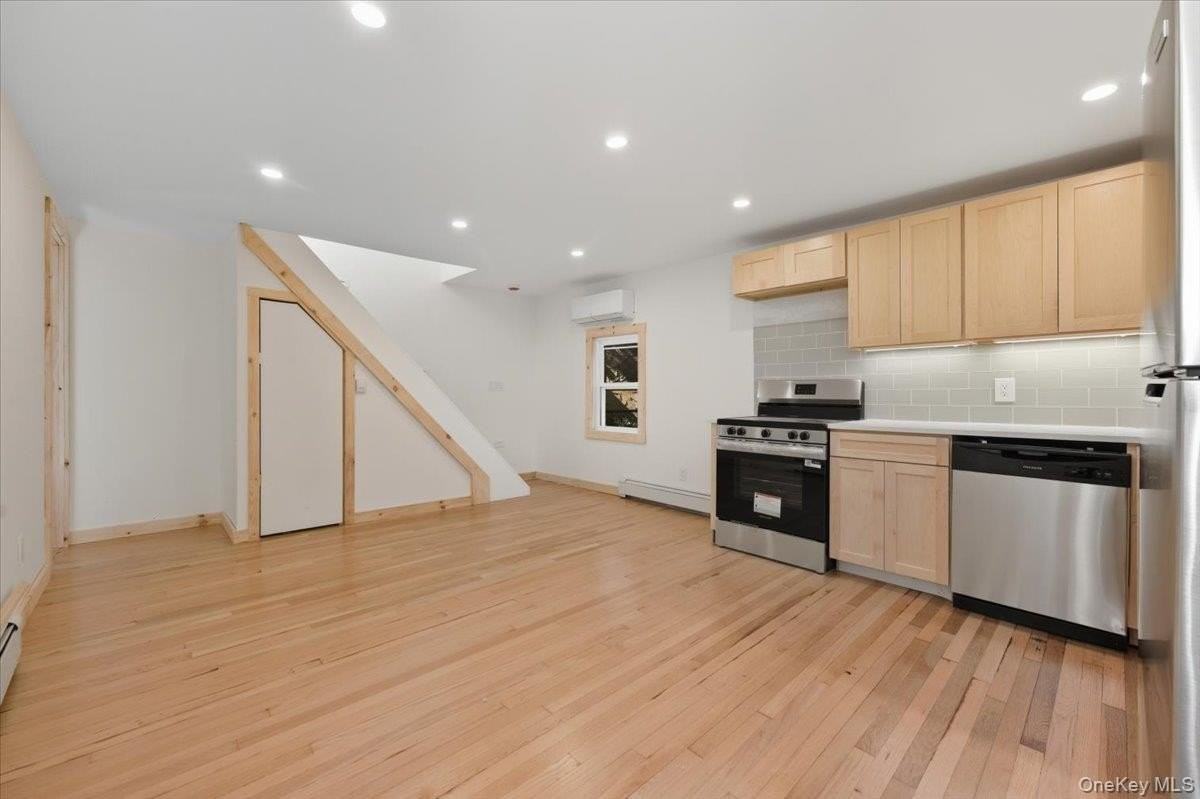 132-A Raymond St - Photo 2 of 11