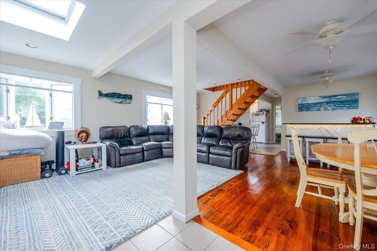 1 Bellmore Avenue - Photo 4 of 21