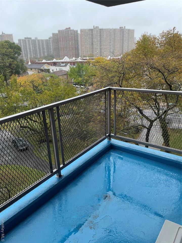 3410 De Reimer Ave Apt 6a #6A - Photo 5 of 5