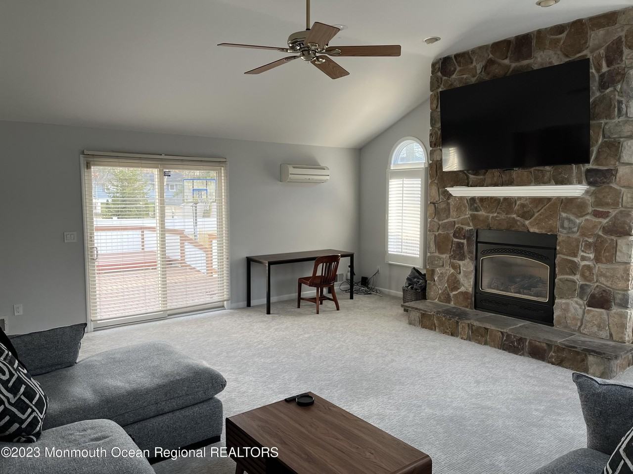 128 Whale Pond Rd - Photo 3 of 11