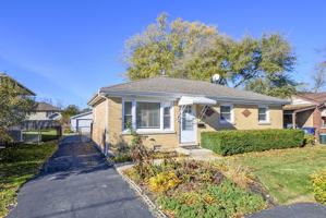 featured image of 10838 S Neenah Ave