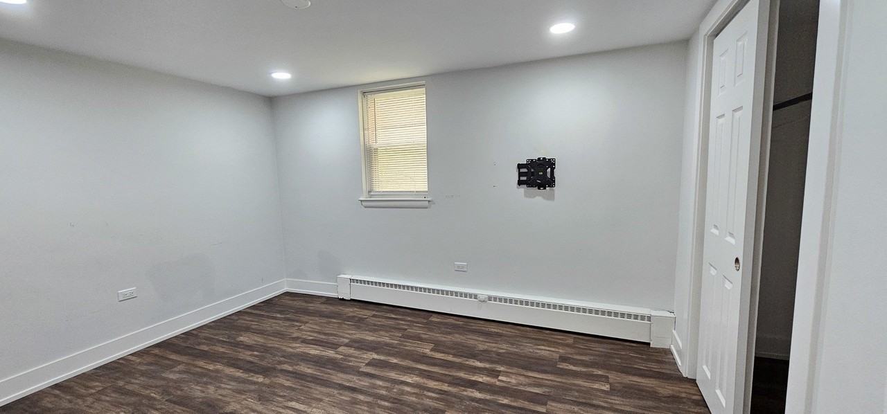 2444 N 78th Ave #G - Photo 6 of 8