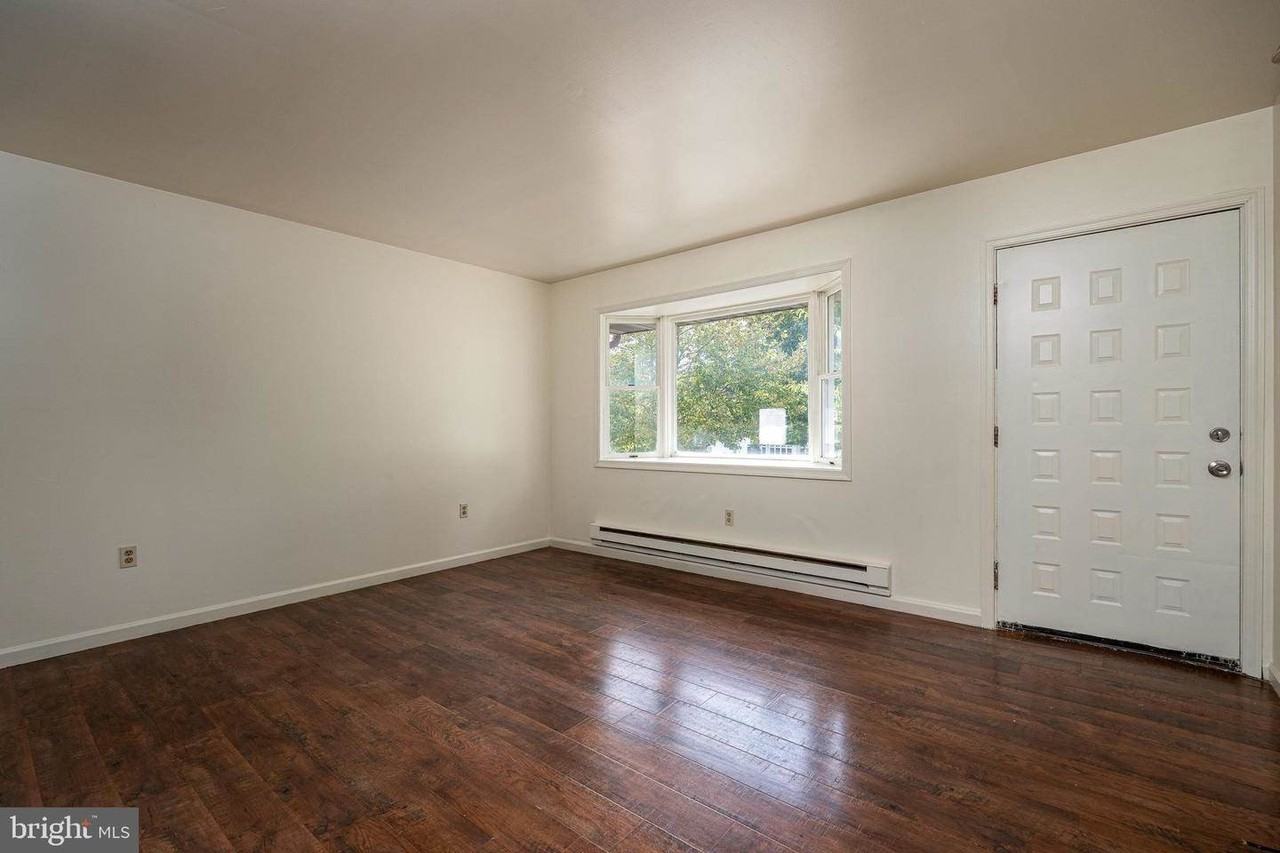 3748 Tudor Dr - Photo 5 of 13