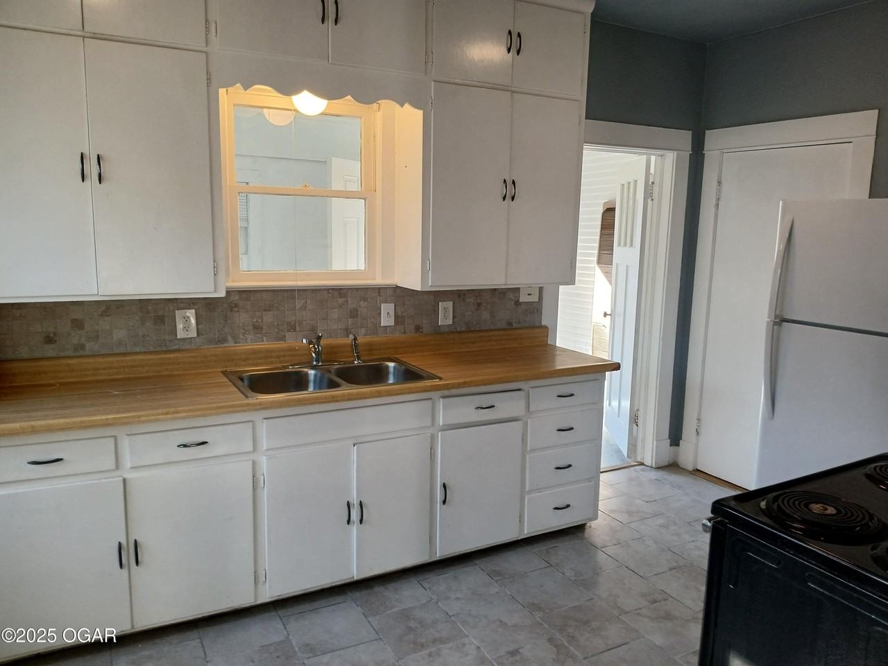 506 Park Avenue - Photo 2 of 9