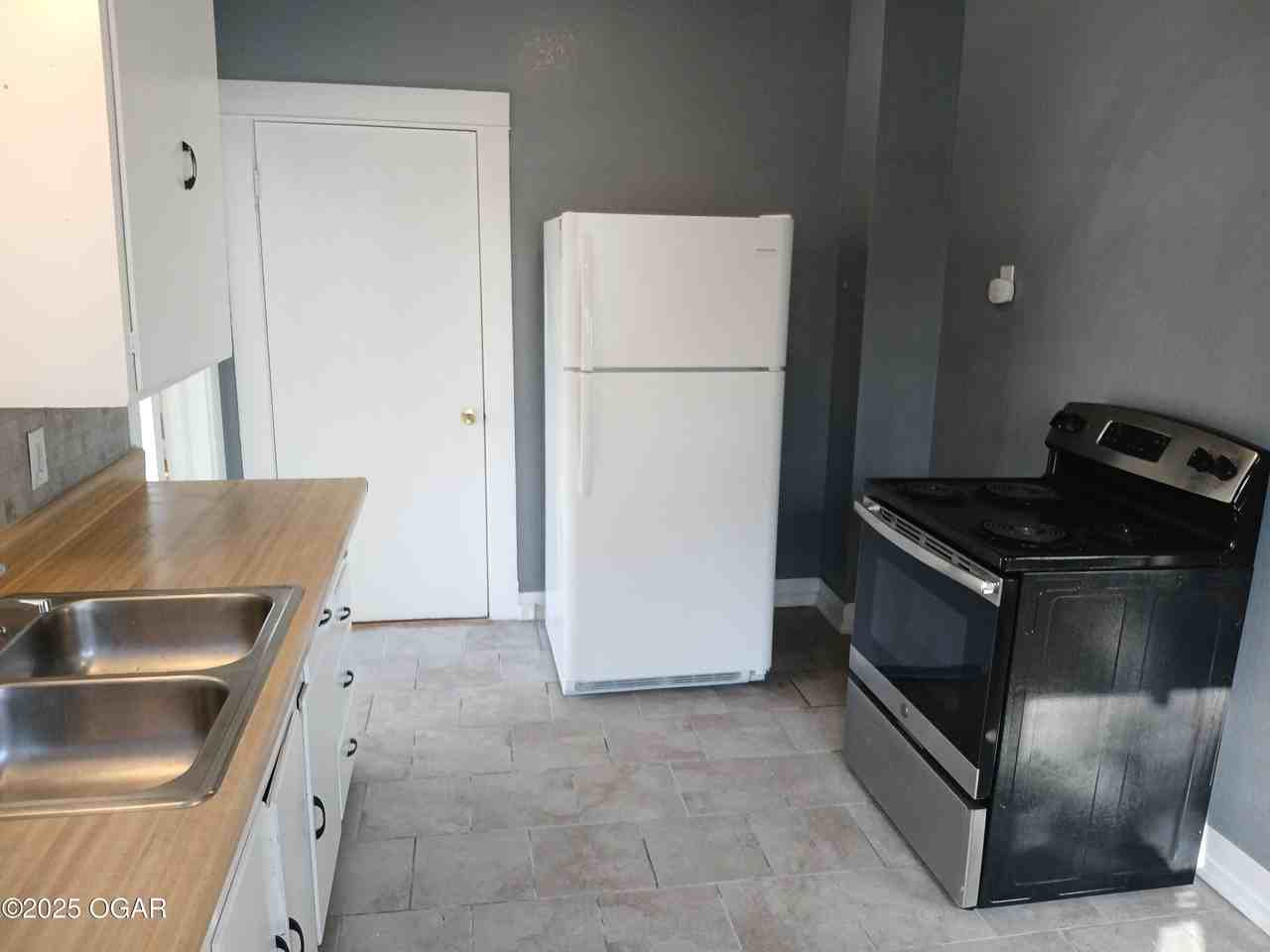 506 Park Avenue - Photo 3 of 9