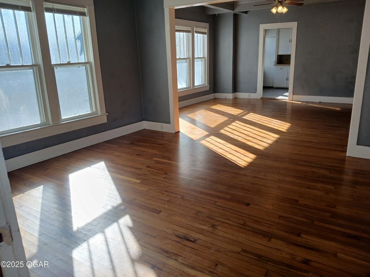 506 Park Avenue - Photo 4 of 9