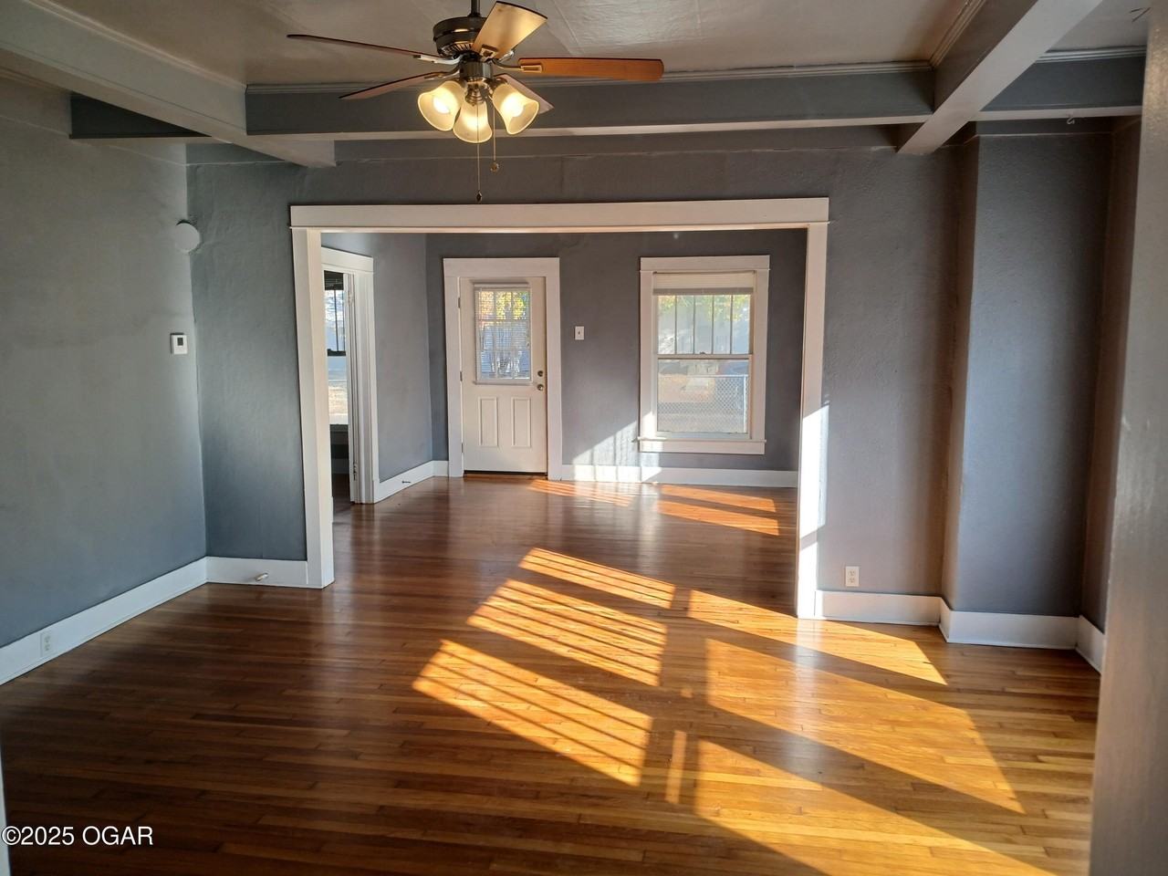 506 Park Avenue - Photo 5 of 9