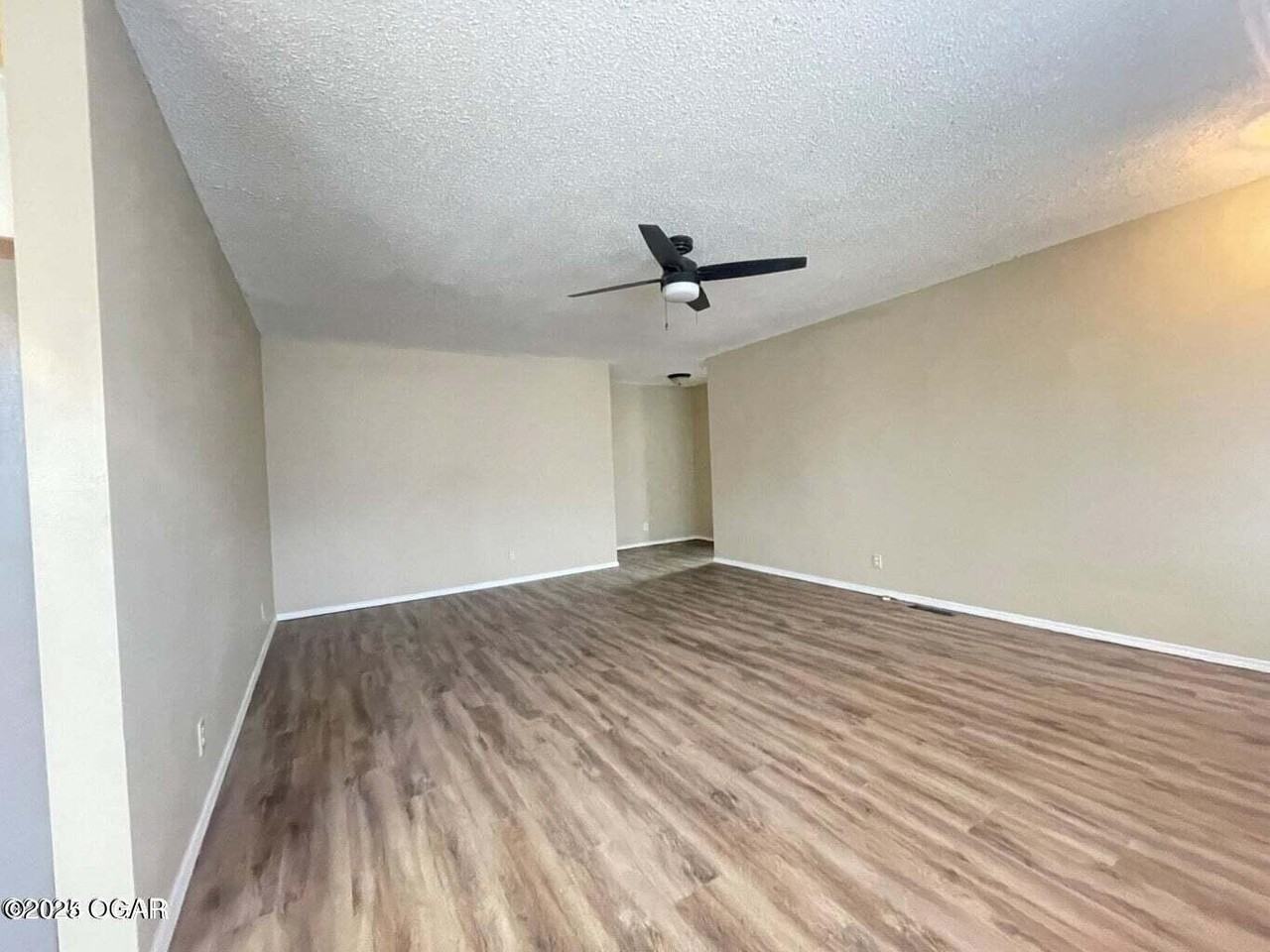 3320 S Moffet Ave - Photo 3 of 8