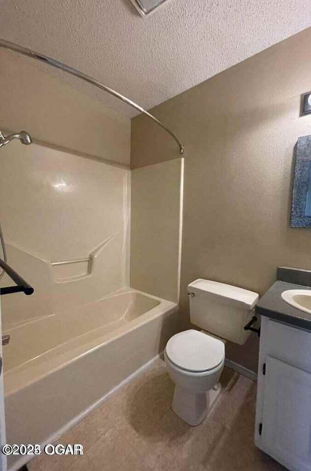 3320 S Moffet Ave - Photo 5 of 8